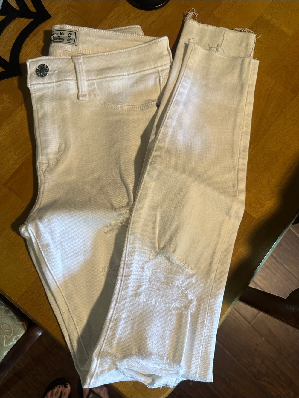 Abercrombie & Fitch White Skinny Distressed Jeans